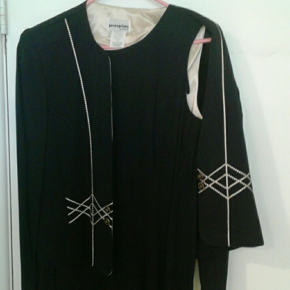 Dress - Picture 4 of 4